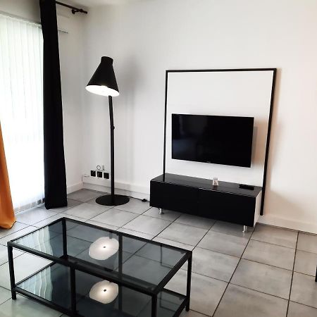 La Poterie - Appartement Avec Balcon Et Parking Prive Quimper Bagian luar foto